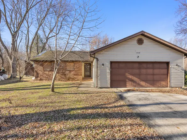 2360 Roncy Rd, Benton Harbor, MI 49022