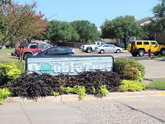 2nd image of 1901 Holleman Dr #307