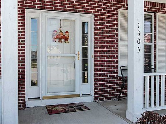 2nd image of 1305 Flat Wood Ct