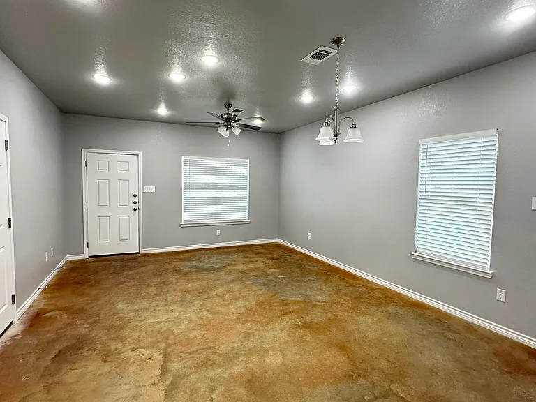 3109 Clinkenbeard Dr #3107A — Photo 3