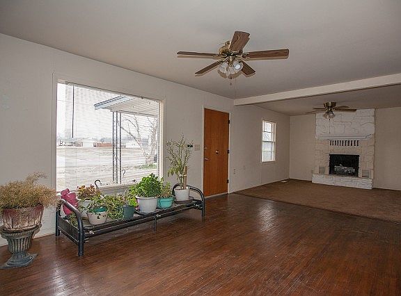 Great light in Living Room
