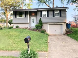 213 Admiral Dr, Godfrey, IL 62035