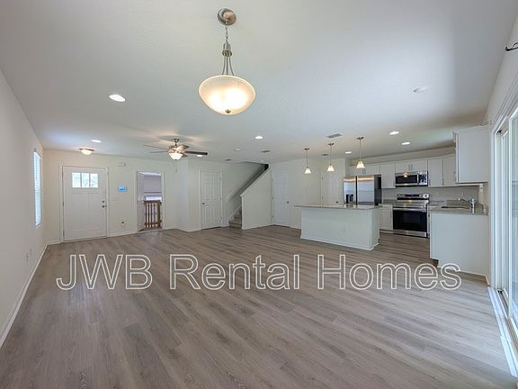 4th image of 1204 Hope St