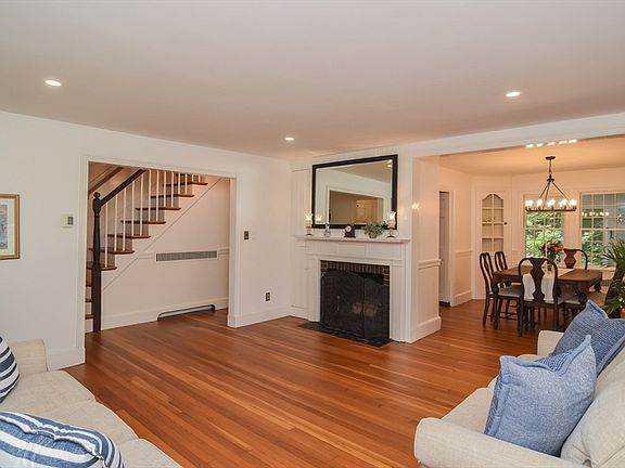 5th image of 24 Bellevue Rd