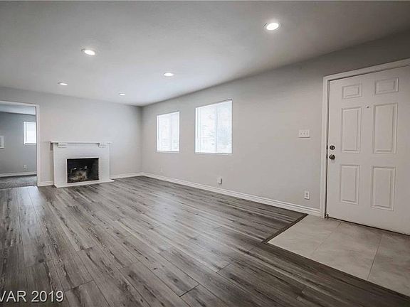 3rd image of 1825 Wengert Ave
