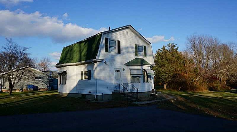1st image of 461 E Greenwich Ave