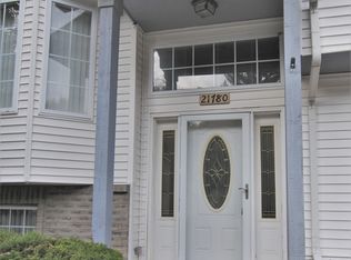 21780 Rose Hollow Dr, Southfield, MI 48075