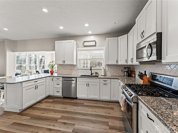 3rd image of 2331 Wedgewood Dr