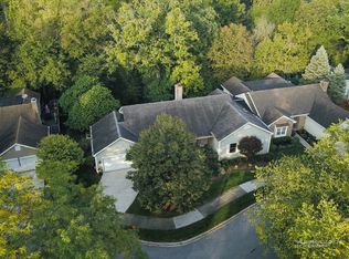 376 River Bluff Cir, Naperville, IL 60540