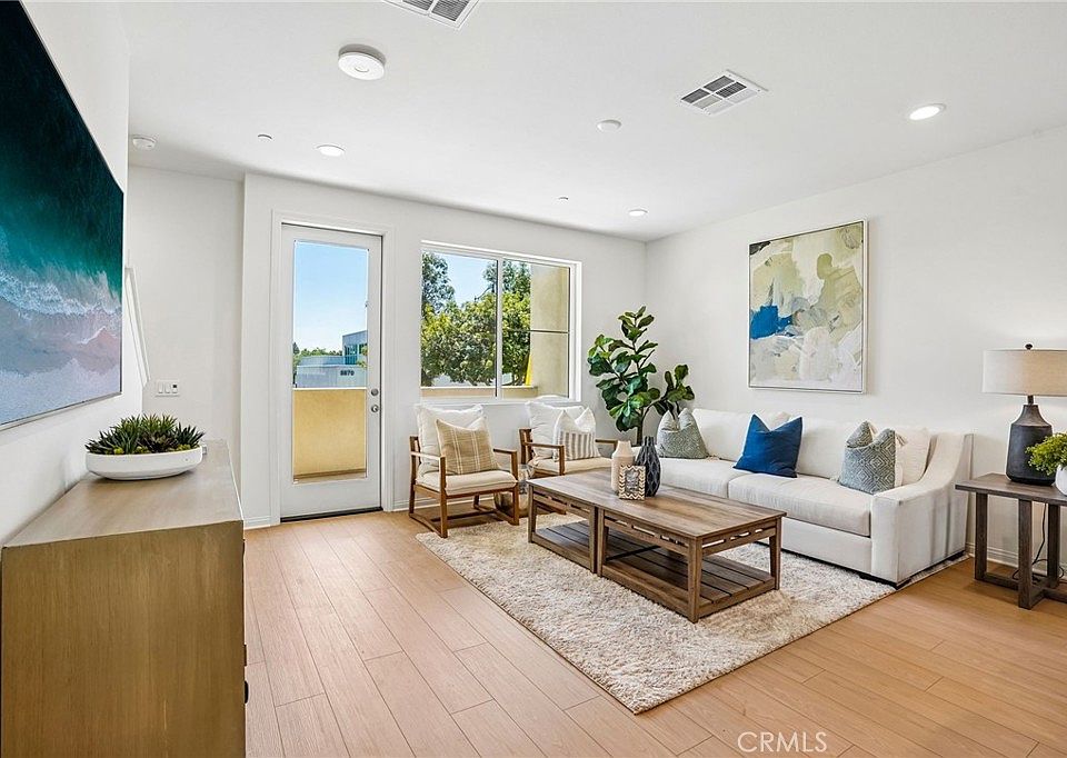 1st image of 5876 Linden Ave #9