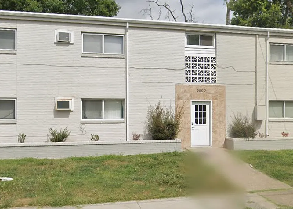 3600 Newport Ave #8