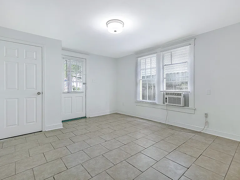 1227 Saint Roch Ave #B — Photo 4