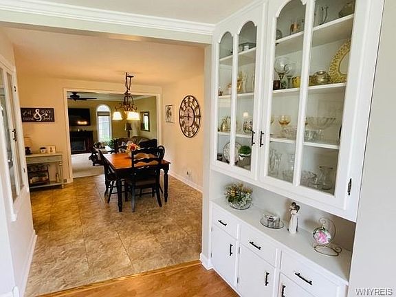 3rd image of 2884 Walck Dr