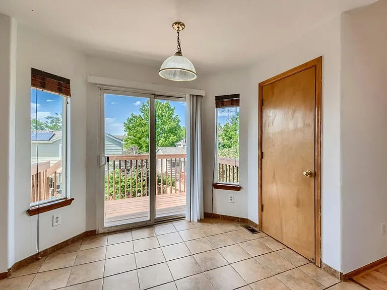9528 High Cliffe St — Photo 10