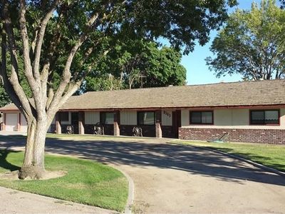 8383 Fargo Ave, Hanford, CA, 93230