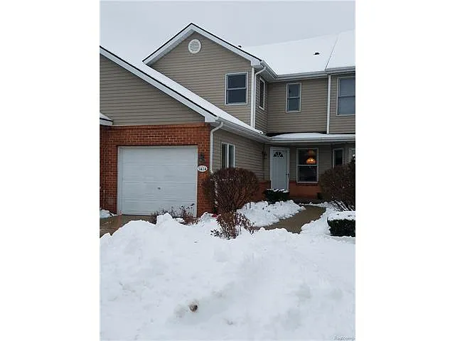 1414 Steeplechase Ct photo 1