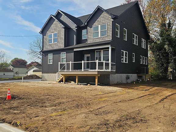 3rd image of 135 Michigan Rd
