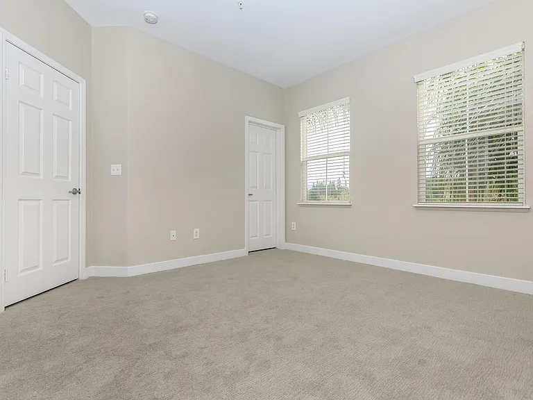 Bellecour Way Apartment Homes — Photo 35