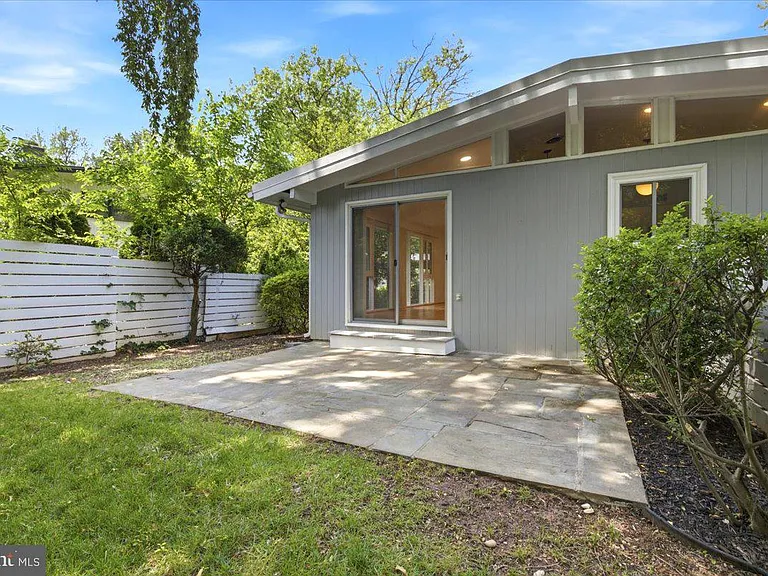 6614 Melody Ln — Photo 16
