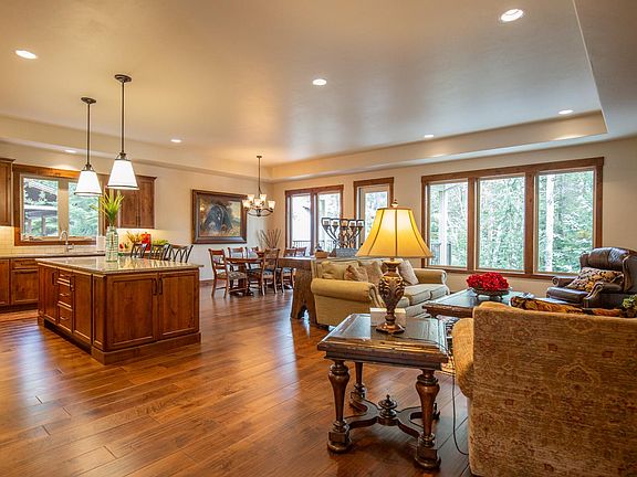5th image of 1017 Mountain Park Dr