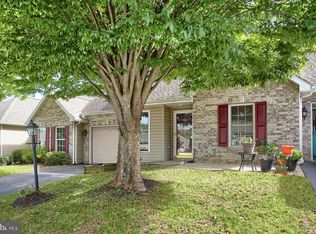 49 Summerfield Dr, Carlisle, PA 17015