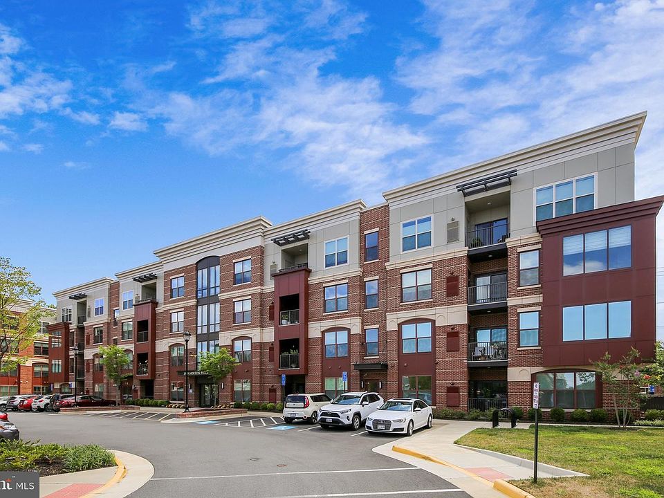 1st image of 3989 Norton Pl #404