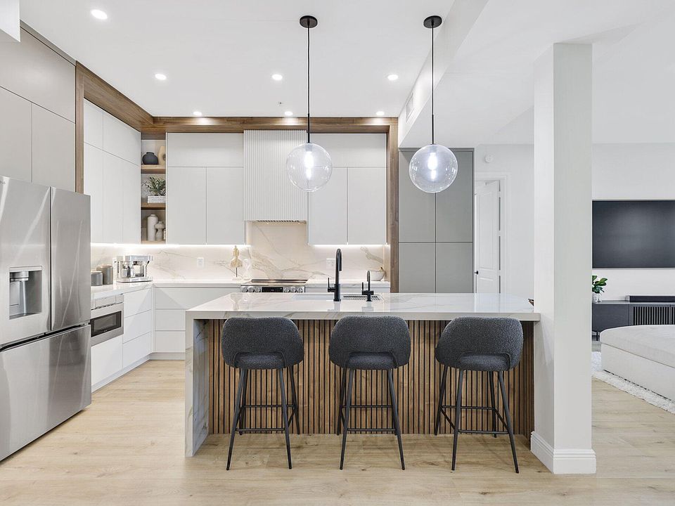 1st image of 200 NE 2nd Avenue #411