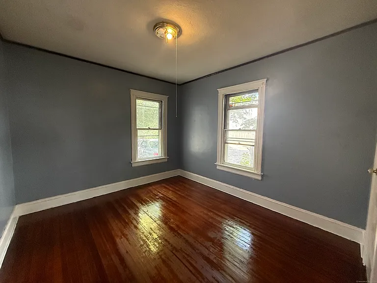 184 Fairview St #1 — Photo 4