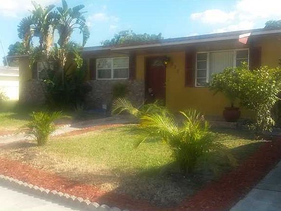 2nd image of 300 NW 186th St