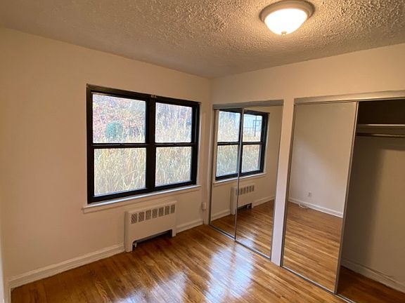 4th image of 361 Park View Ave APT 1H