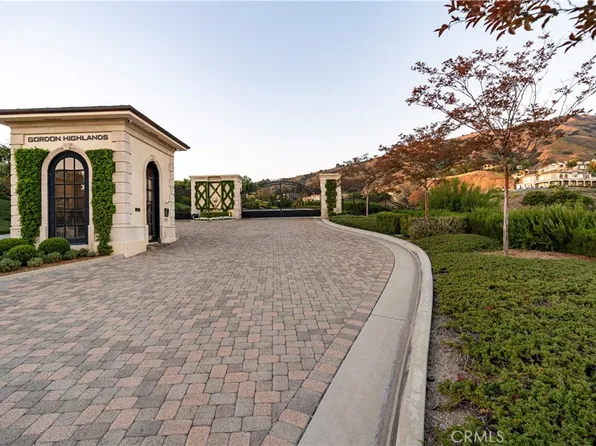 648 Gordon Highlands Rd, Glendora, CA 91741