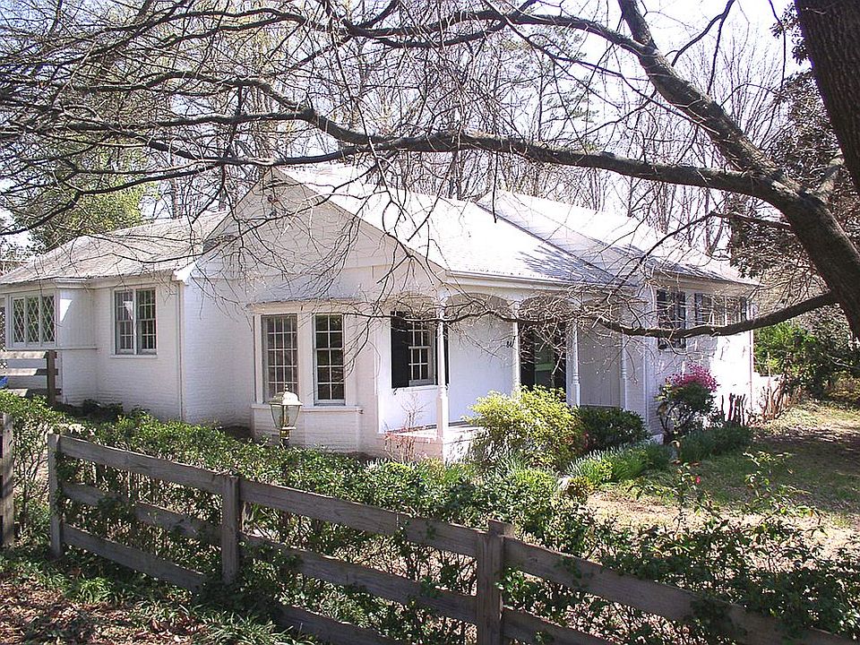 1st image of 1101 Bridle Ln