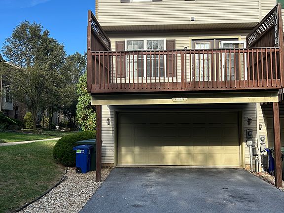 3rd image of 1137 Lindsay Ln