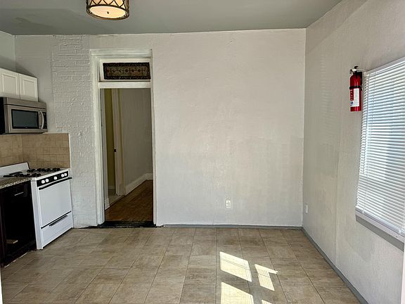 4th image of 1925 Arizona Ave