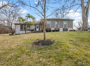 6890 Imperial Woods Rd, Dayton, OH 45459
