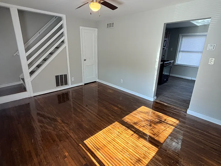 12 Hilltop Rd #1R — Photo 5