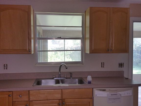 4th image of 367 Belvedere St