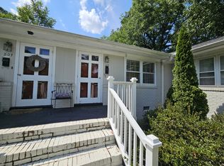 209 Taylor St, Raleigh, NC 27607