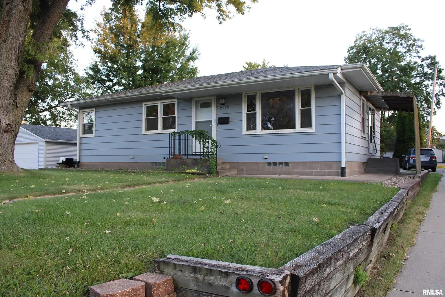 2235 Cody St photo 1