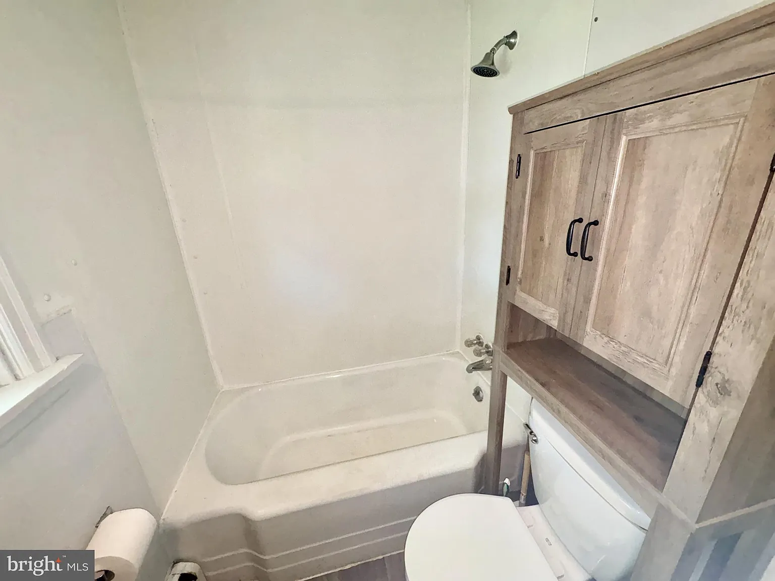 2 bed, 1.0 bath, 1980 sqft, $1,225 — Photo 4