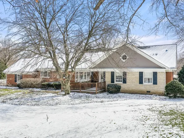 116 E Farnham Ln, Wheaton, IL 60189
