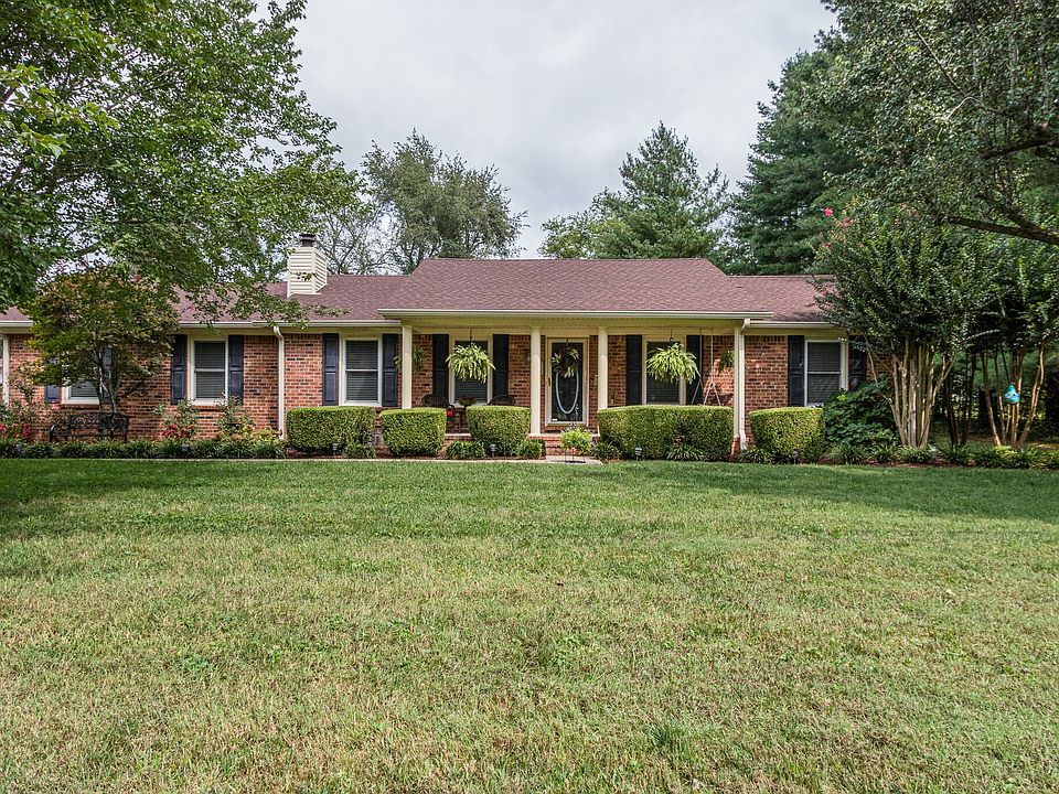1st image of 210 Juniper Dr
