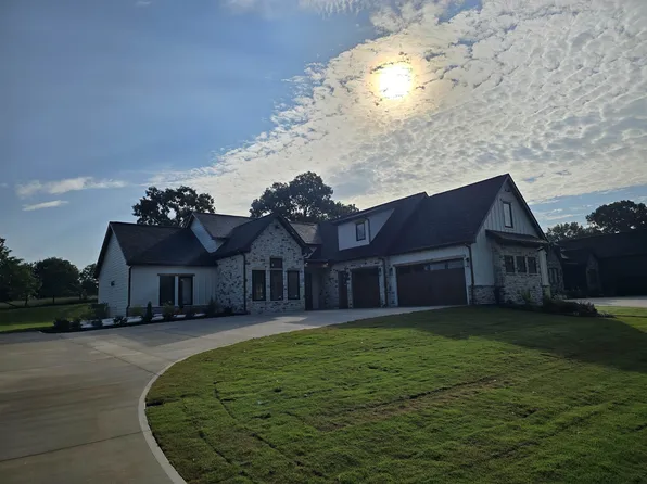 110 Marseille Dr, Simpsonville, SC 29680