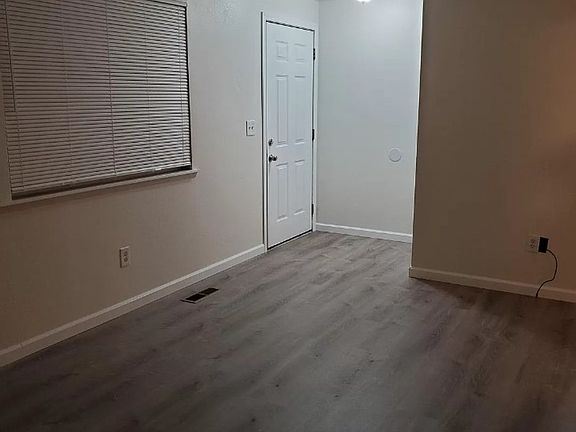 4th image of 907 136th St S