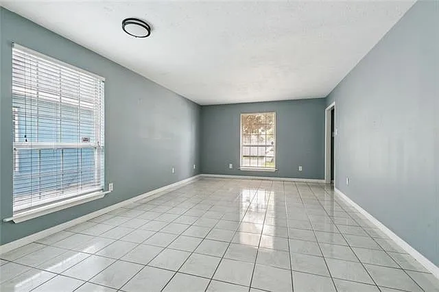 3 bed, 2.5 bath, 1766 sqft, $2,200 — Photo 2