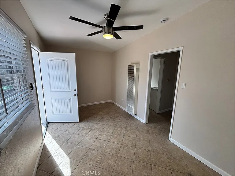 132 S Batavia St — Photo 6