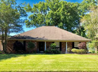 11059 E Vieux St, Baton Rouge, LA 70815