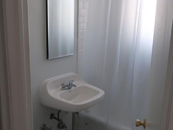 5th image of 534 W Stratford Pl #902