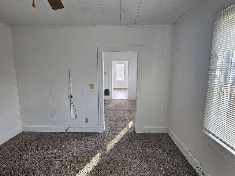 1044 John Ave — Photo 9