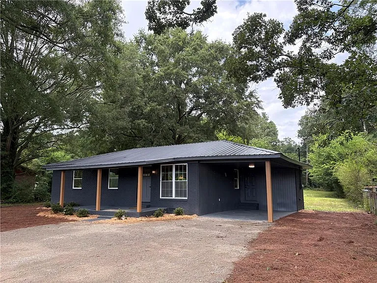 1079 Fairview Rd NW — Photo 2